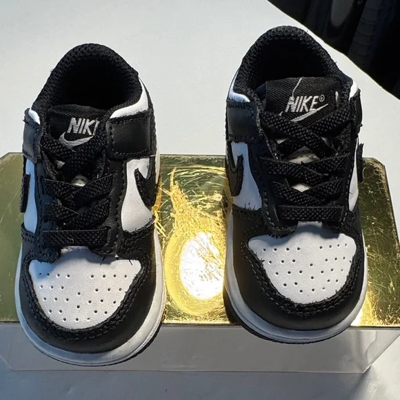 Nike Kids Black and White Sneakers 3C - Picture 2 of 11
